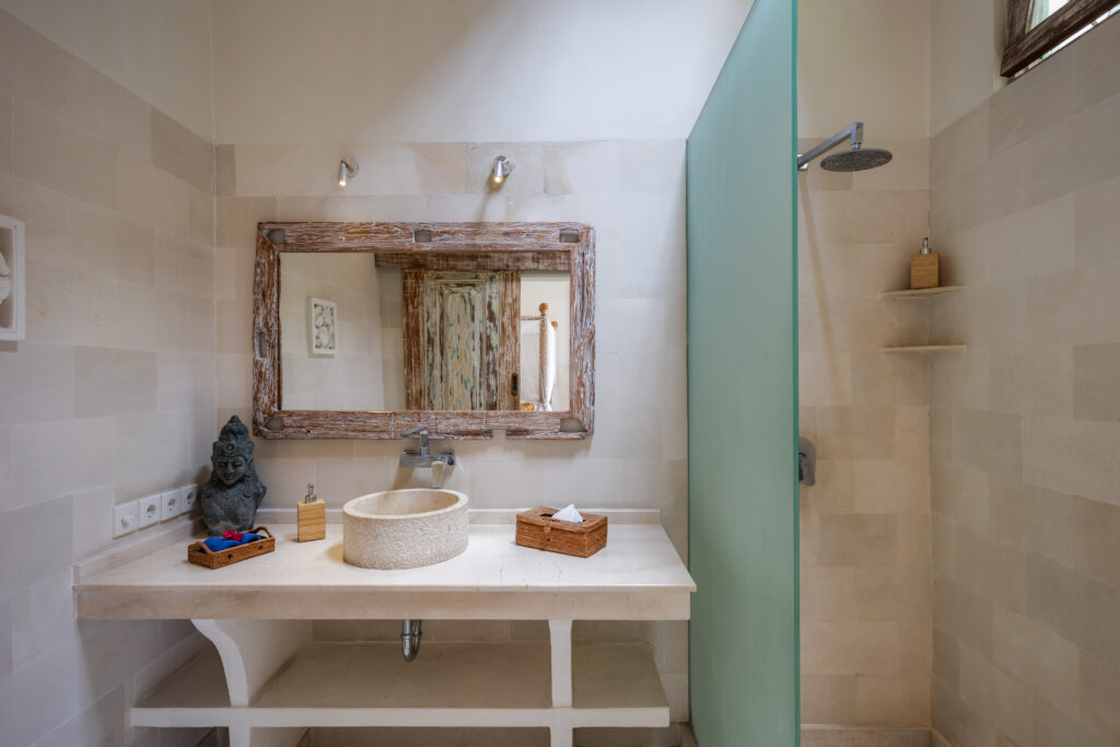 Villa Aisis Bali Bathroom 3